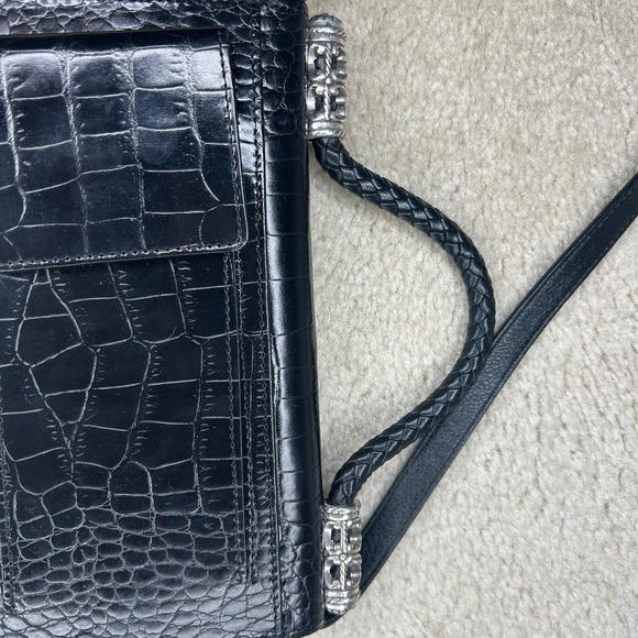 Brighton 8.5 x 5 inch wallet bag with magnetic closure detachable strap - Picture 7 of 11